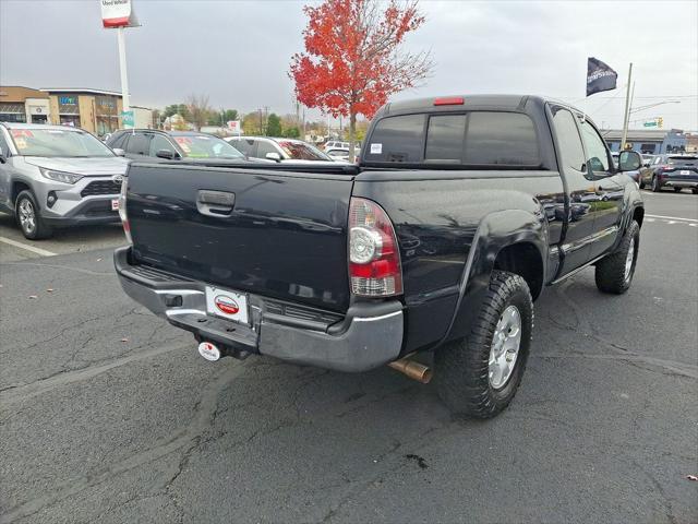 2013 toyota tacoma base