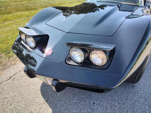 1976 chevrolet corvette coupe