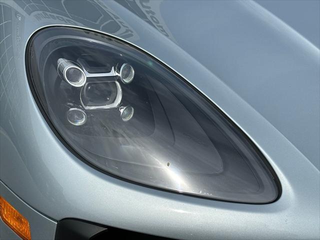 2021 porsche macan base