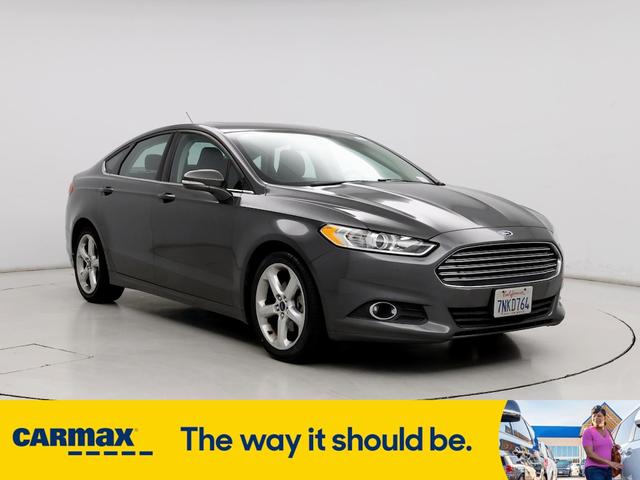2016 ford fusion se