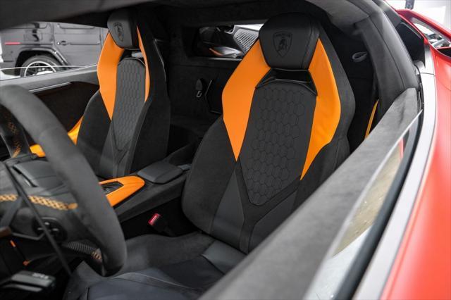 2024 lamborghini revuelto base