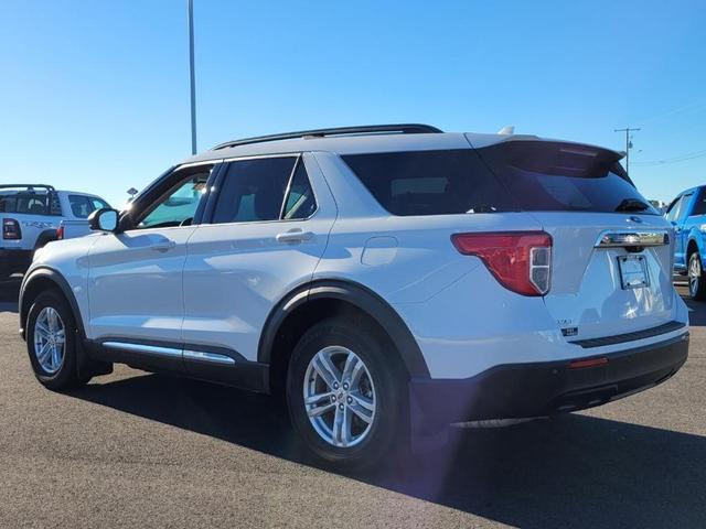 2023 ford explorer xlt