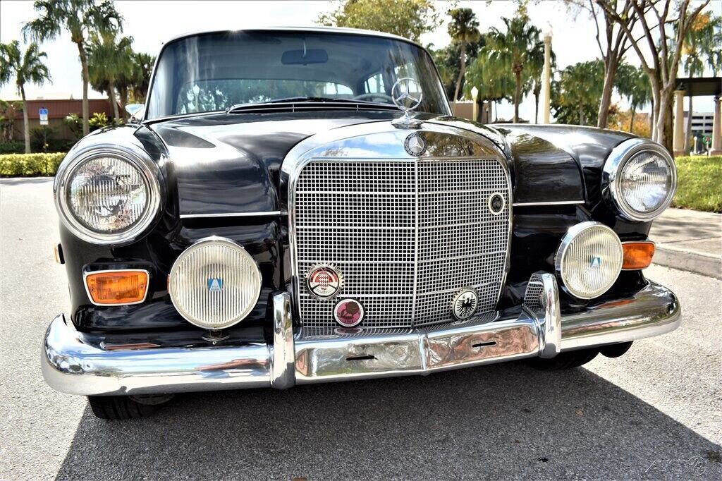 1968 mercedes-benz 230 fintail black