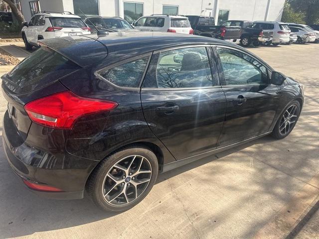 2017 ford focus sel