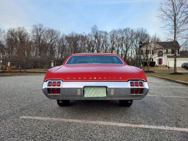 1972 oldsmobile cutlass supreme coupe red