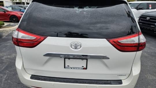 2017 toyota sienna