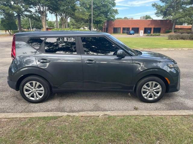 2022 kia soul lx