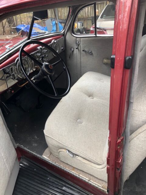1936 oldsmobile f-36 sedan red rwd manual 4 door