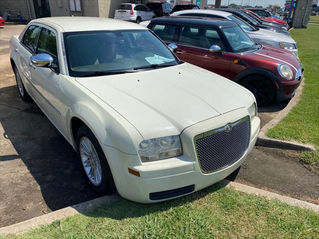 2008 chrysler 300 lx