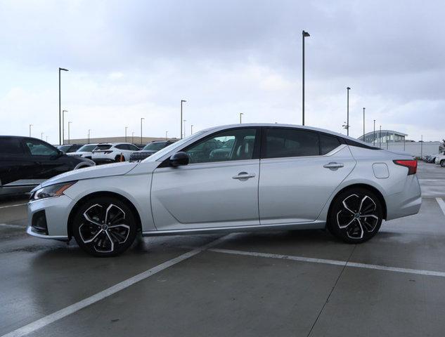 2023 nissan altima sr fwd