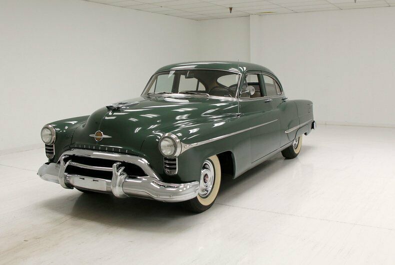 26,357 original miles/perfect respray/original interior/303.7ci rocket v8