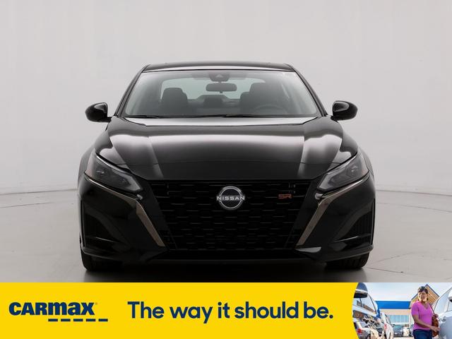 2023 nissan altima sr