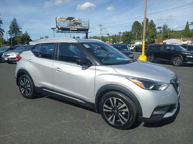 2020 nissan kicks sr