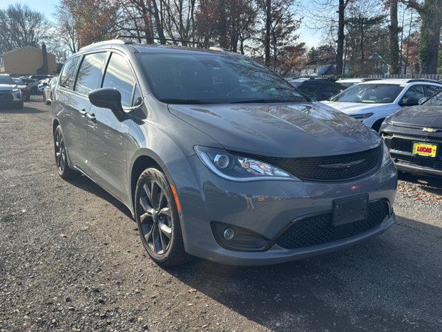 2020 chrysler pacifica touring-l plus