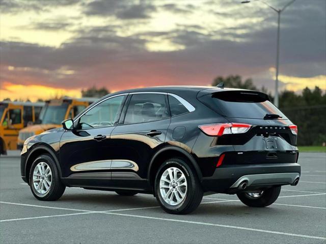 2021 ford escape se