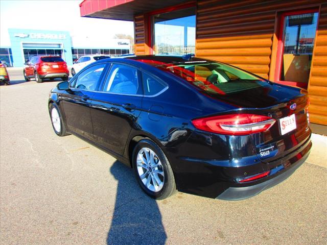 2019 ford fusion se
