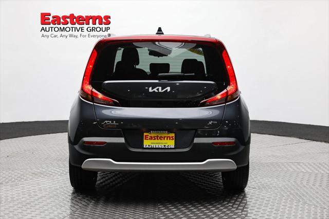 2022 kia soul x-line
