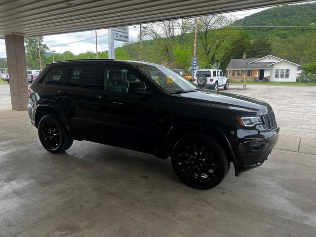 2022 jeep grand cherokee wk laredo