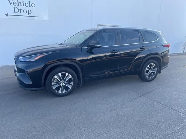 2023 toyota highlander xle