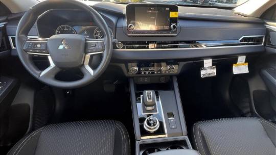 2024 Mitsubishi Outlander