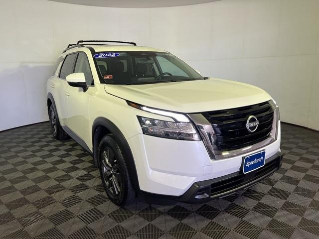 2022 nissan pathfinder sv