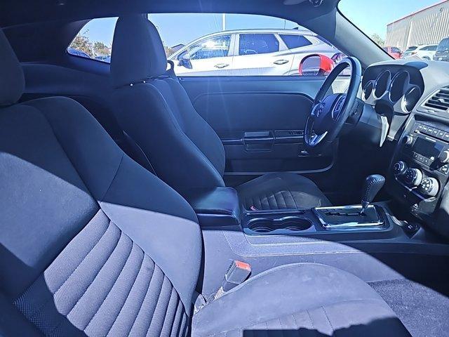 2014 dodge challenger sxt