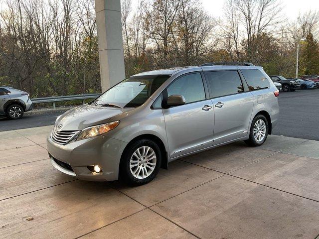 2017 toyota sienna xle premium