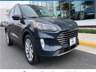 2022 Ford Escape titanium