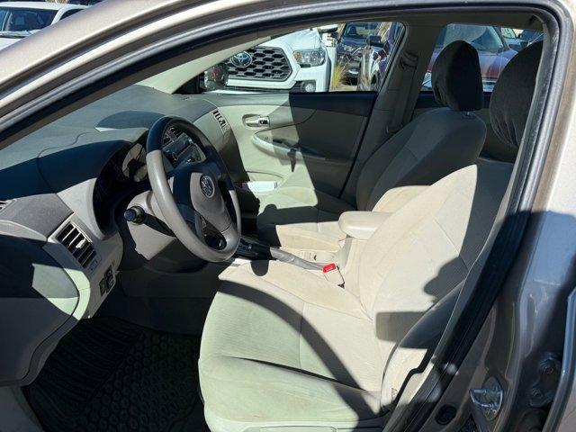 2010 toyota corolla le