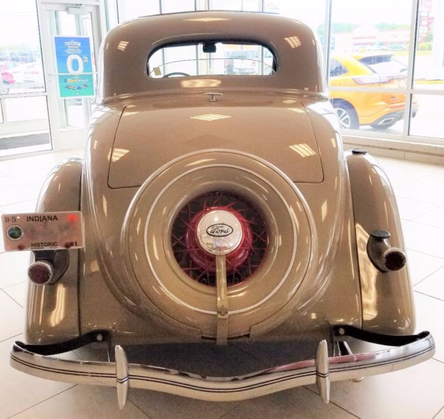 1935 ford 5 window coupe deluxe