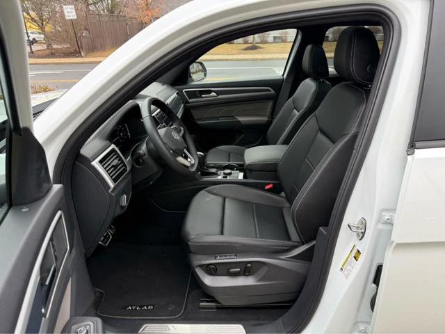 2023 volkswagen atlas cross sport 2.0t sel r-line black