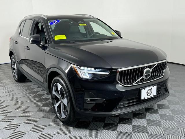 2024 volvo xc40 b5 plus bright theme