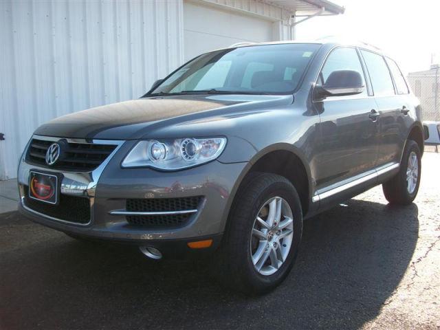 2008 volkswagen touareg 2 v6 for sale in bismarck, north dakota