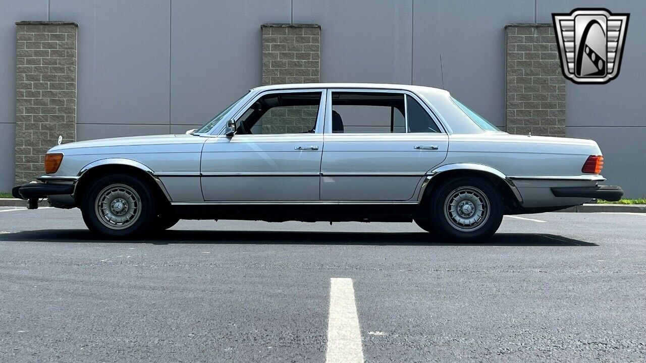 1977 mercedes-benz 400-series