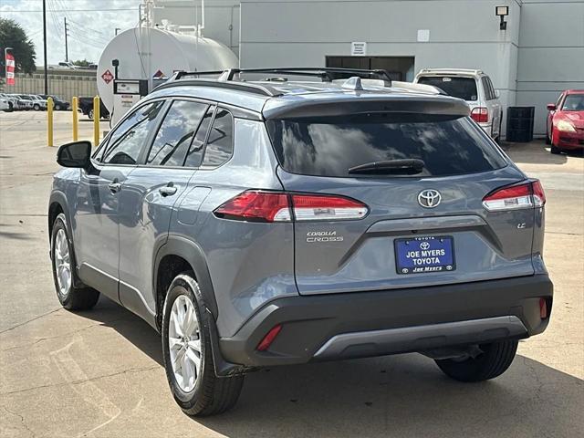 2022 toyota corolla cross le