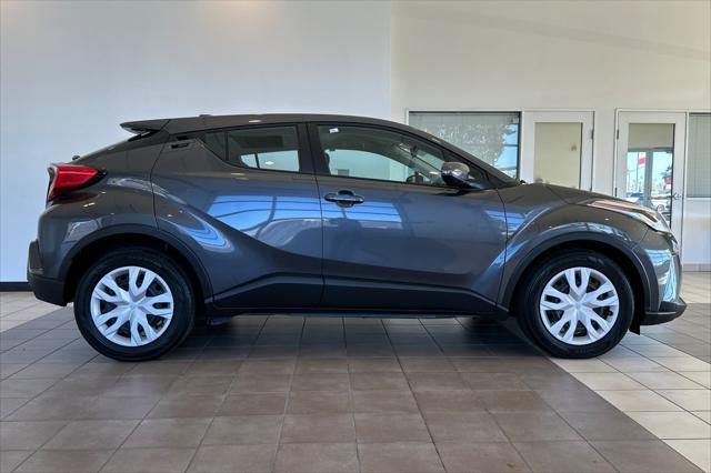 2021 toyota c-hr le