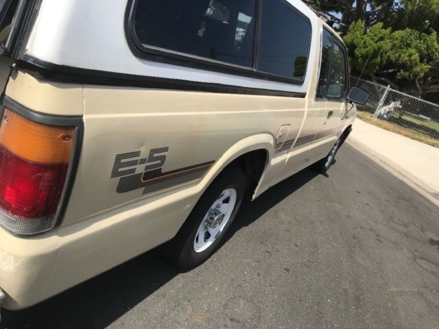 1987 mazda b2000 86k miles look! no reserve