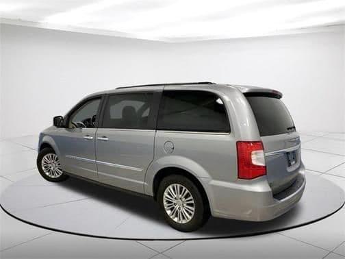 2016 chrysler town & country touring-l in plymouth, wisconsin