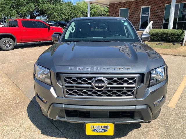 2022 nissan frontier sv