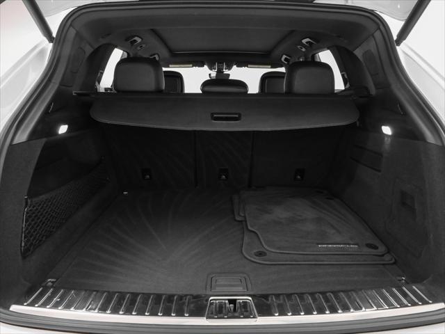 2022 porsche cayenne platinum edition