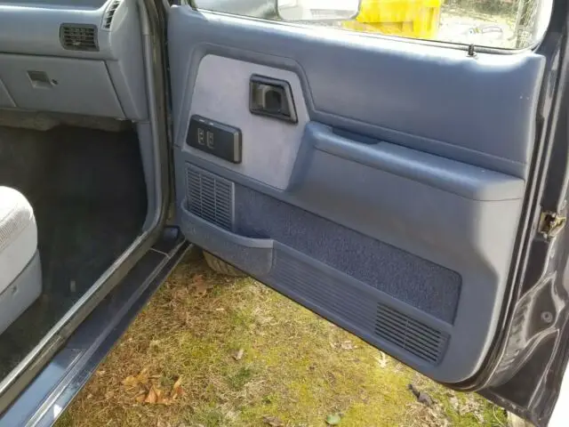 1989 ford bronco ii clean and rust free!!