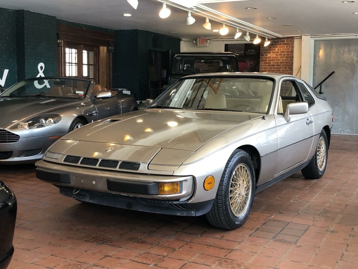 1981 porsche 924 turbo "86,000 miles, recent timing belt, water pump, new tires"