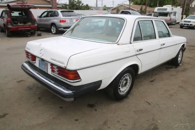 1982 mercedes-benz 300d 5 cylinder 3.0l turbo diesel automatic no reserve