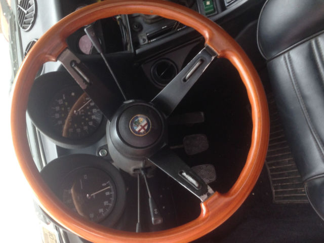 alfa romeo spider graduate red, 1985