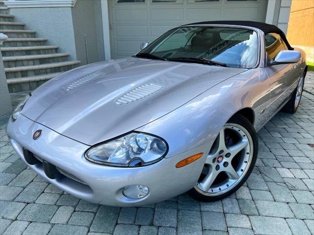 2002 jaguar xkr base