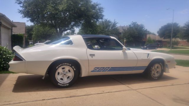 1980 z28 camaro white blue interior t tops