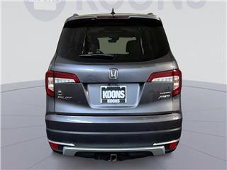 2020 Honda Pilot touring w/rear captain's chairs