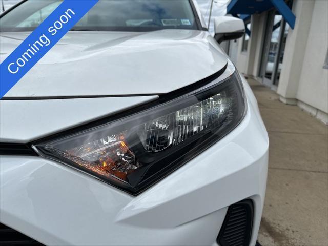 2021 toyota rav4 le
