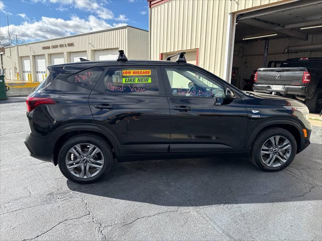2021 kia seltos lx awd 4dr suv