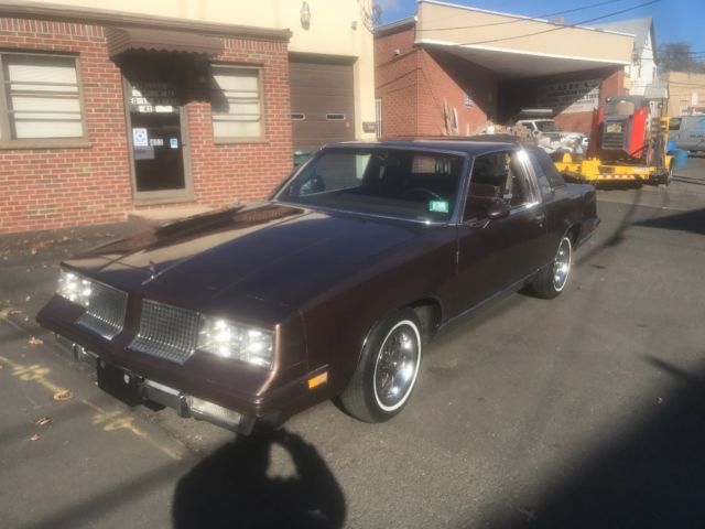 family owned since new v8 no reserve clean car fax all original drive anywhere